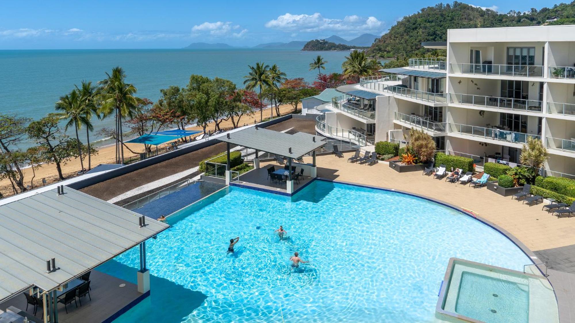 Vue Apartments Trinity Beach Buitenkant foto